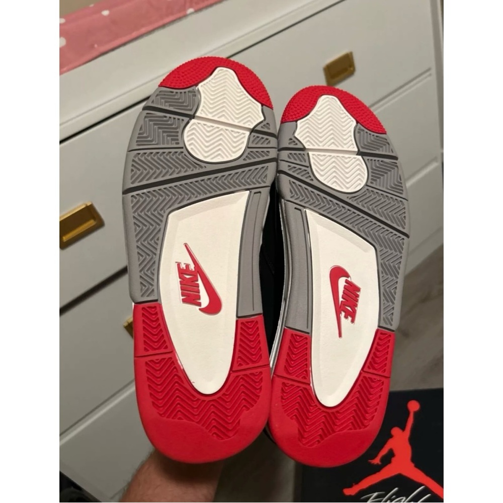 Jordan 4 Retro Bred 2019 SIZE 10.5 DS OG ALL - Picture 14 of 15